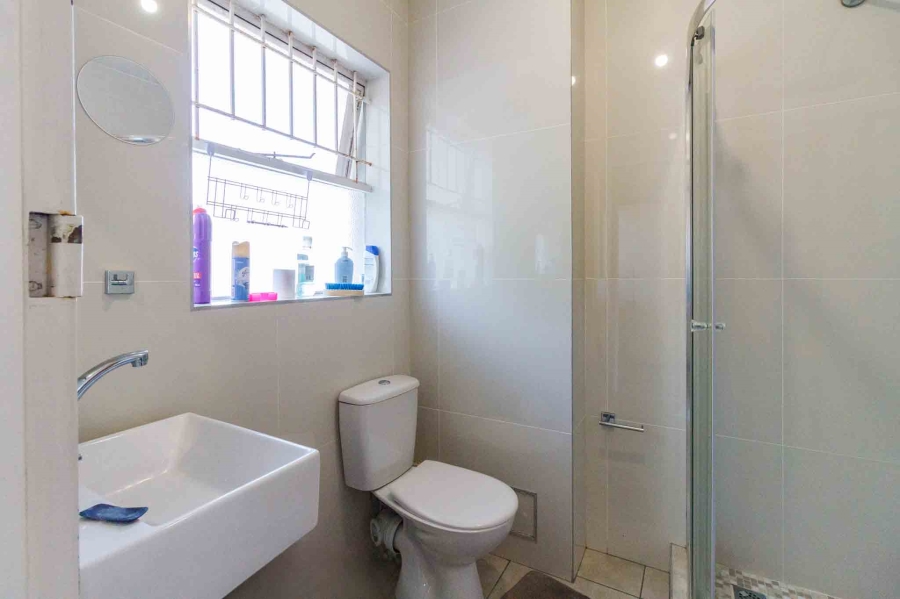 To Let 0 Bedroom Property for Rent in Rondebosch Village Western Cape